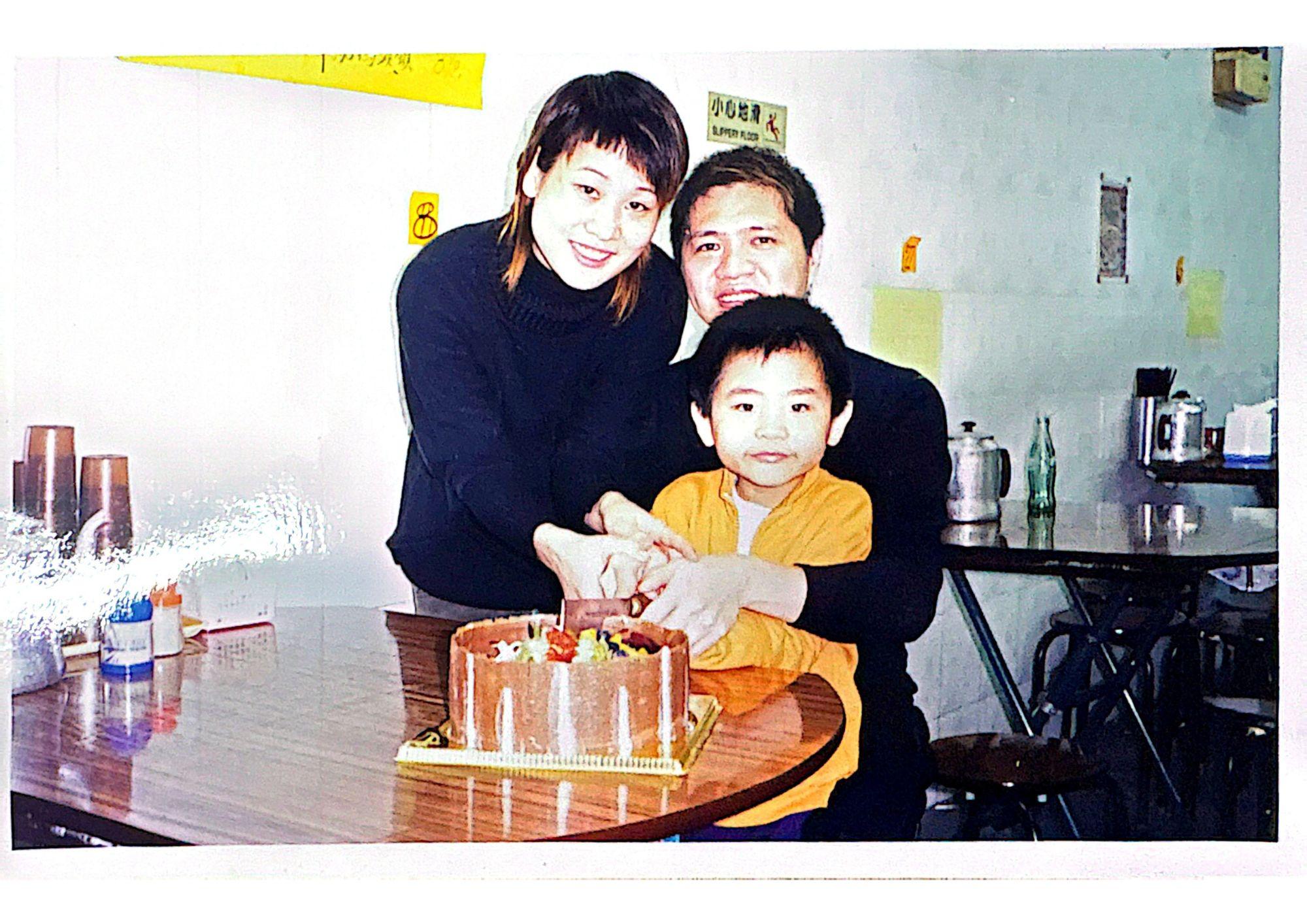 第二代Marco與輝哥、輝嫂Ada感情深厚。(Marco提供照片)