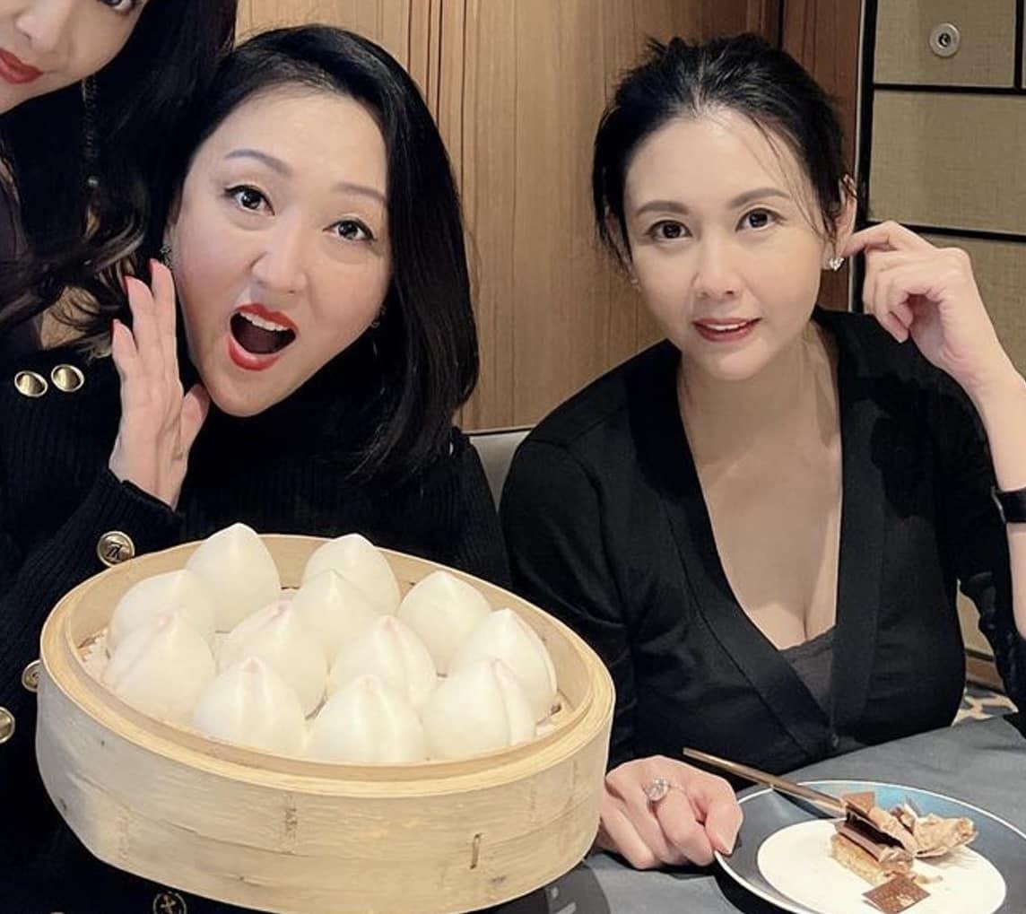 邱淑貞與甄楚倩近年成為好友,更一同慶祝生日。