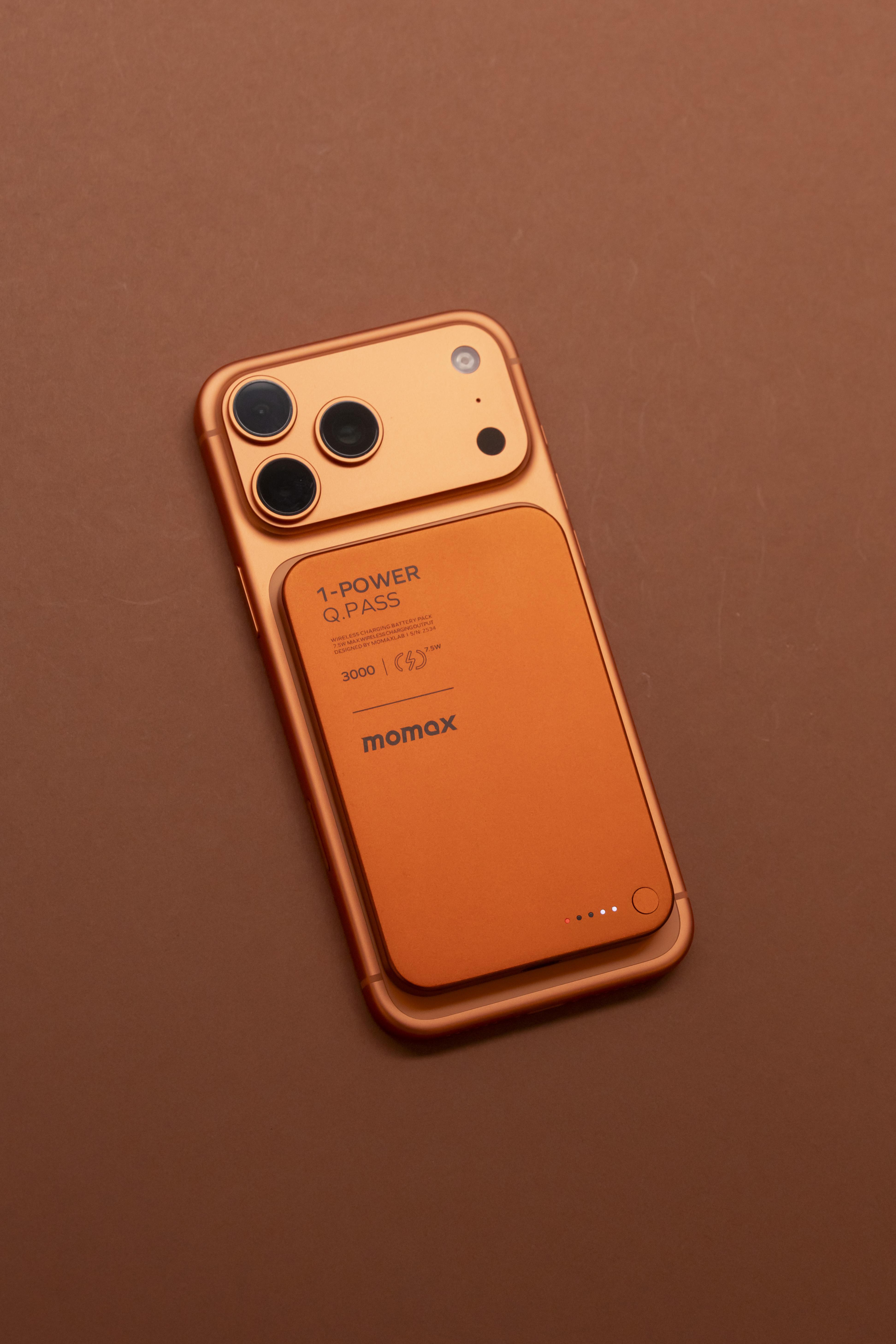 Momax 1-Power Q.Pass 3000mAh支援高達15W快速充電。