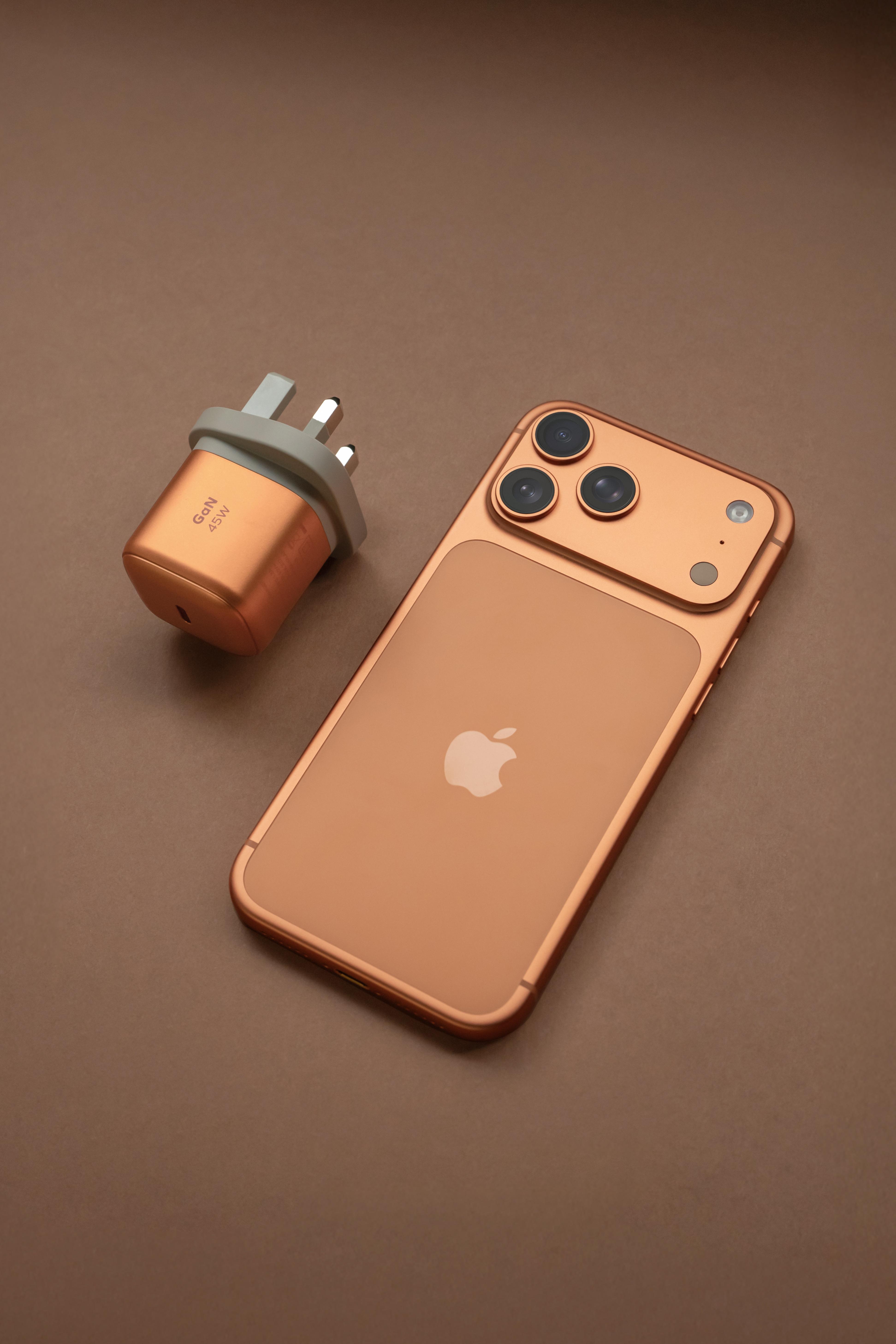 Momax另有磁吸電源線及GaN插座可配襯全套。