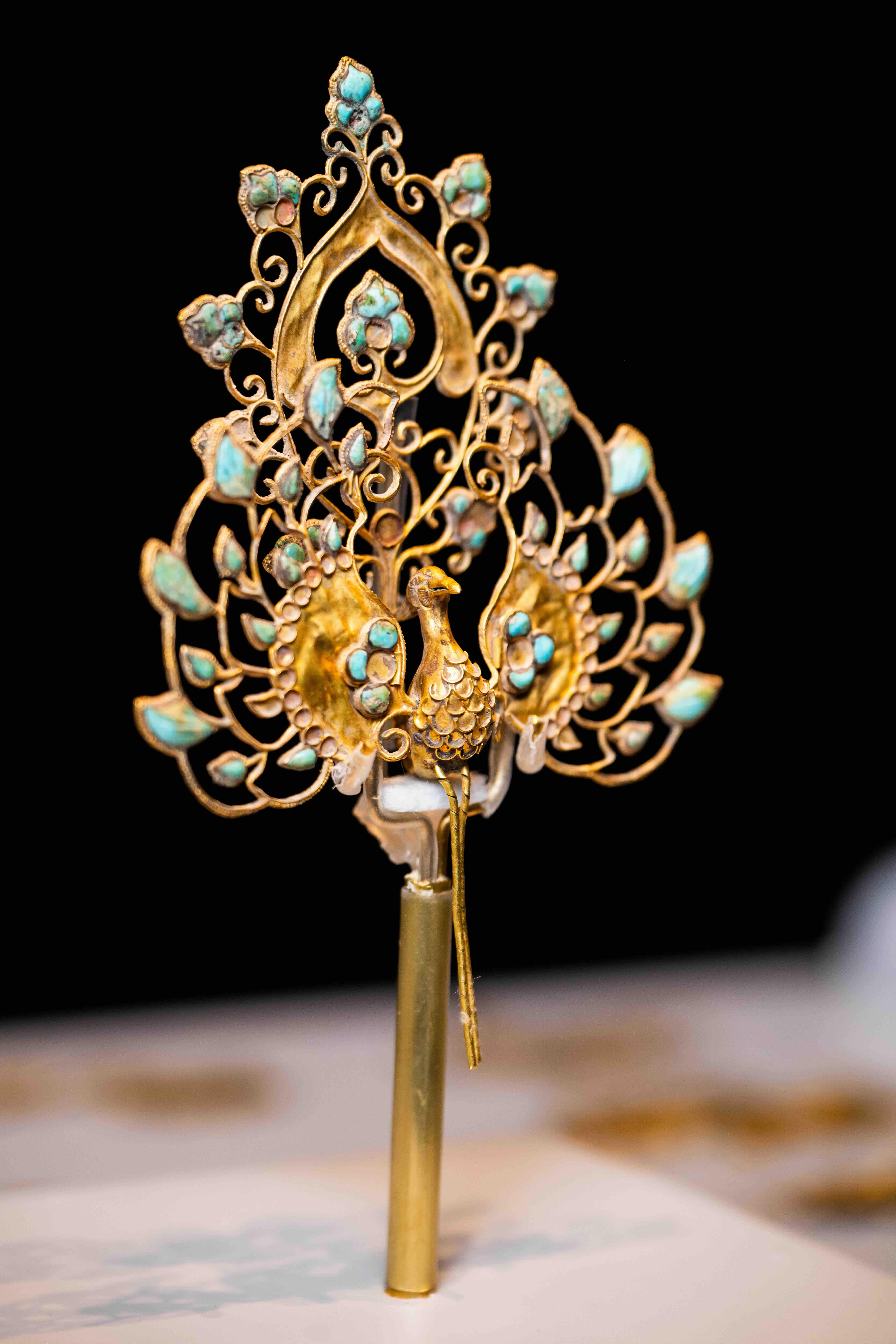 嵌綠松石立鳳金飾件