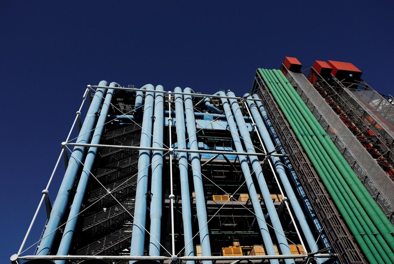法國巴黎龐畢度中心(Centre Pompidou)周二(23日)起將封館5年,進行全面翻新。(路透社)