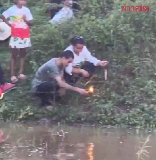 有家屬在河邊燒香。(互聯網)