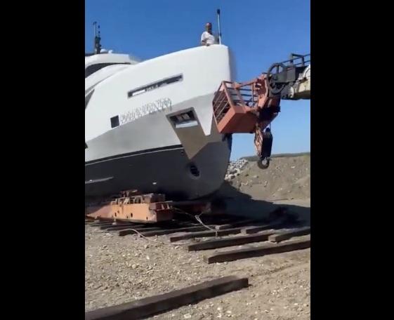 豪華遊艇Dolce Vento號在土耳其北部宗古達克海邊下水。(互聯網)