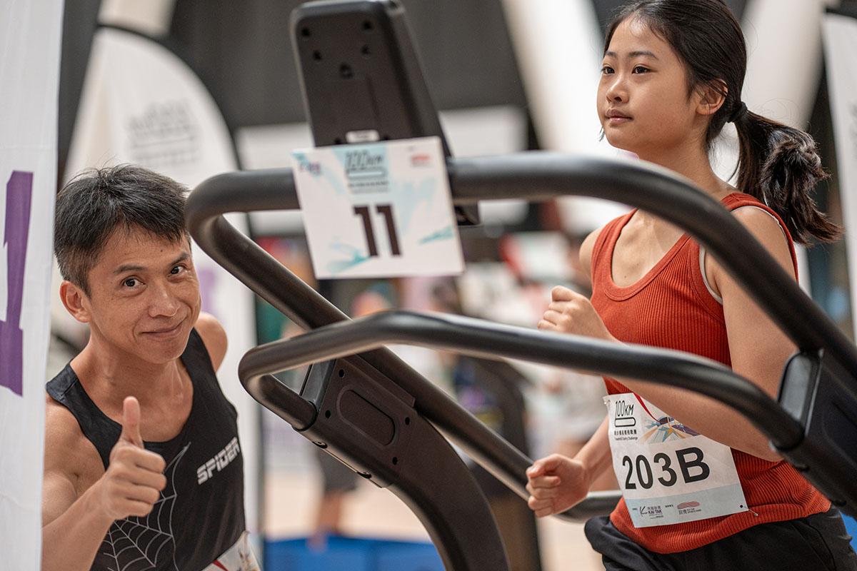 「飛越啟德100KM跑步機慈善挑戰賽」一連兩日在啟德體育園舉行。(大會提供)