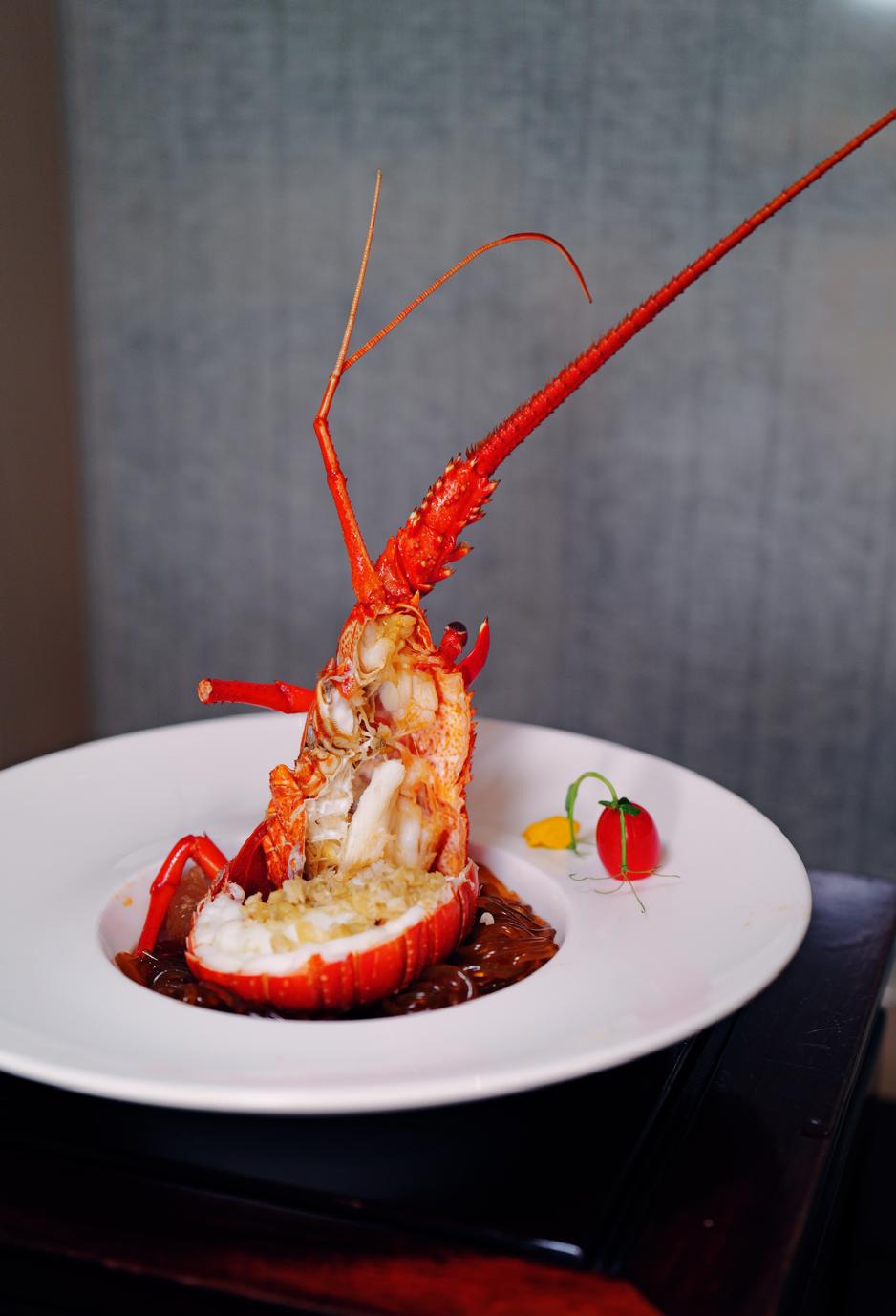 臘八蒜蓉蒸原隻開邊龍蝦