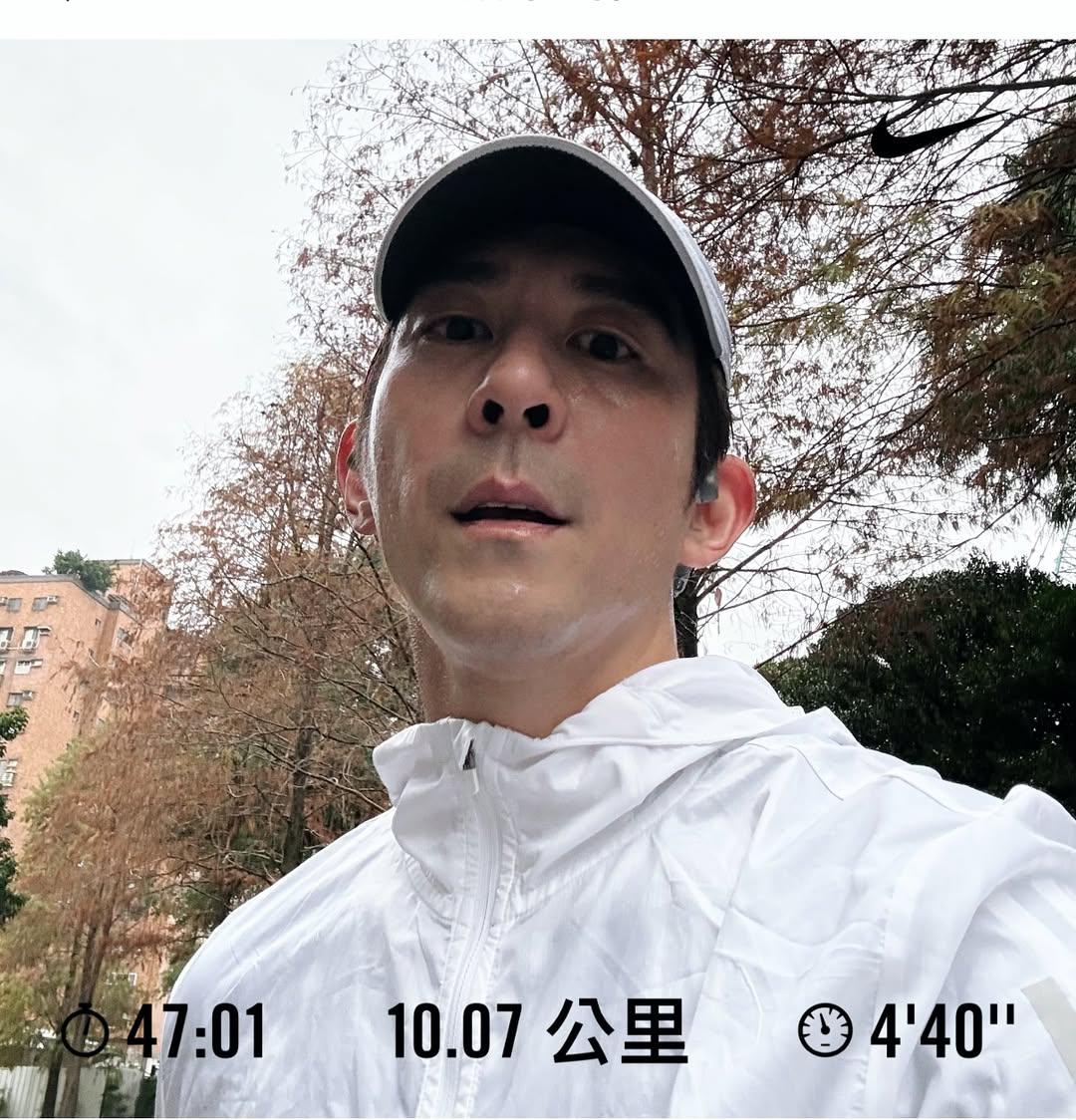 修杰楷妻子為賈靜雯。(修杰楷IG)