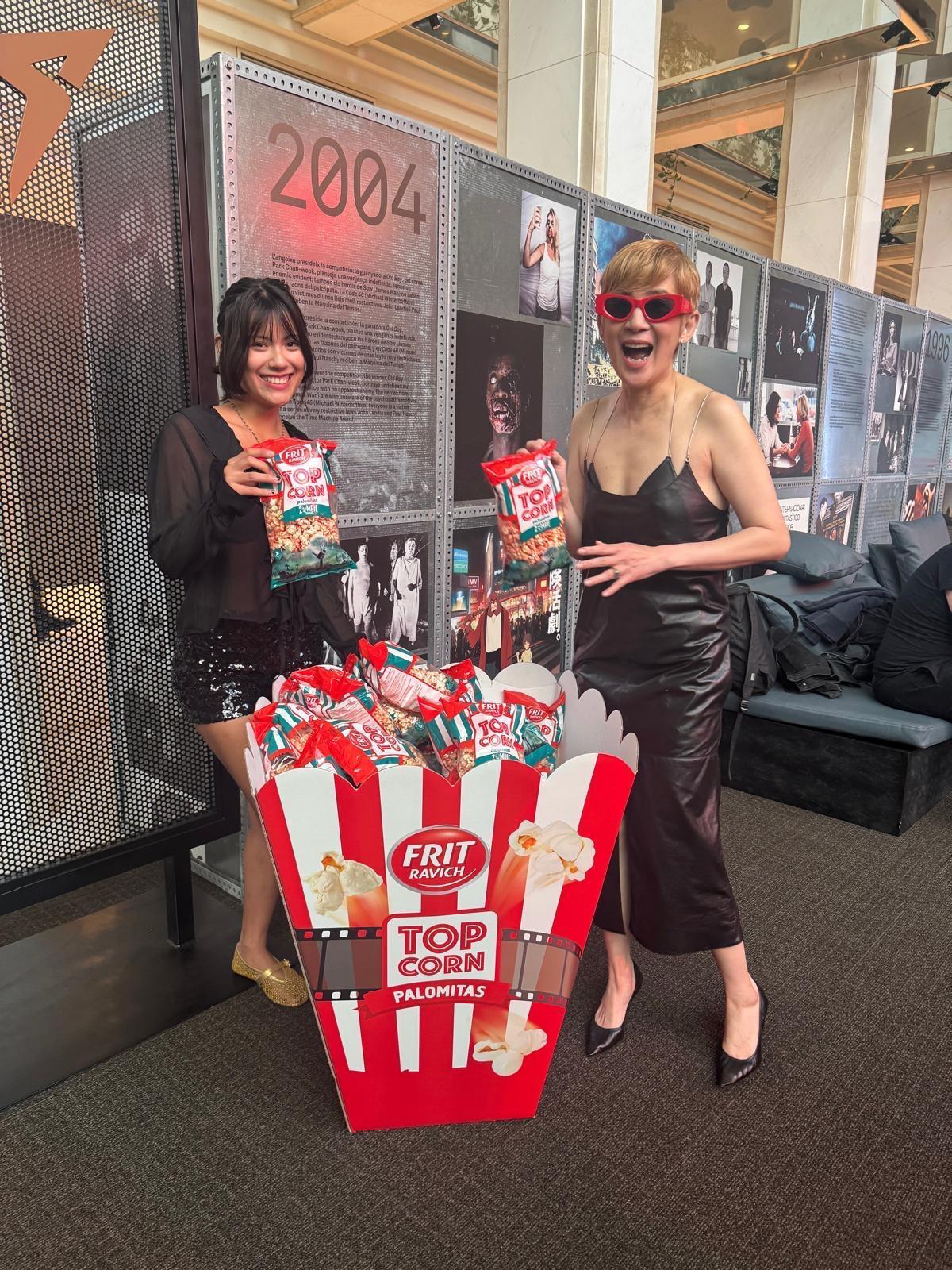 君如與Peter姨甥女Maisie於當地打卡。