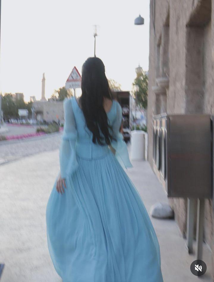 宋慧喬上載的背影圖。