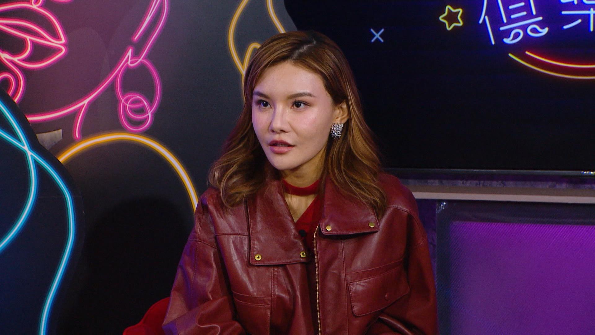 五索曾經在節目上自爆房事頻密私藏馬生裸照。