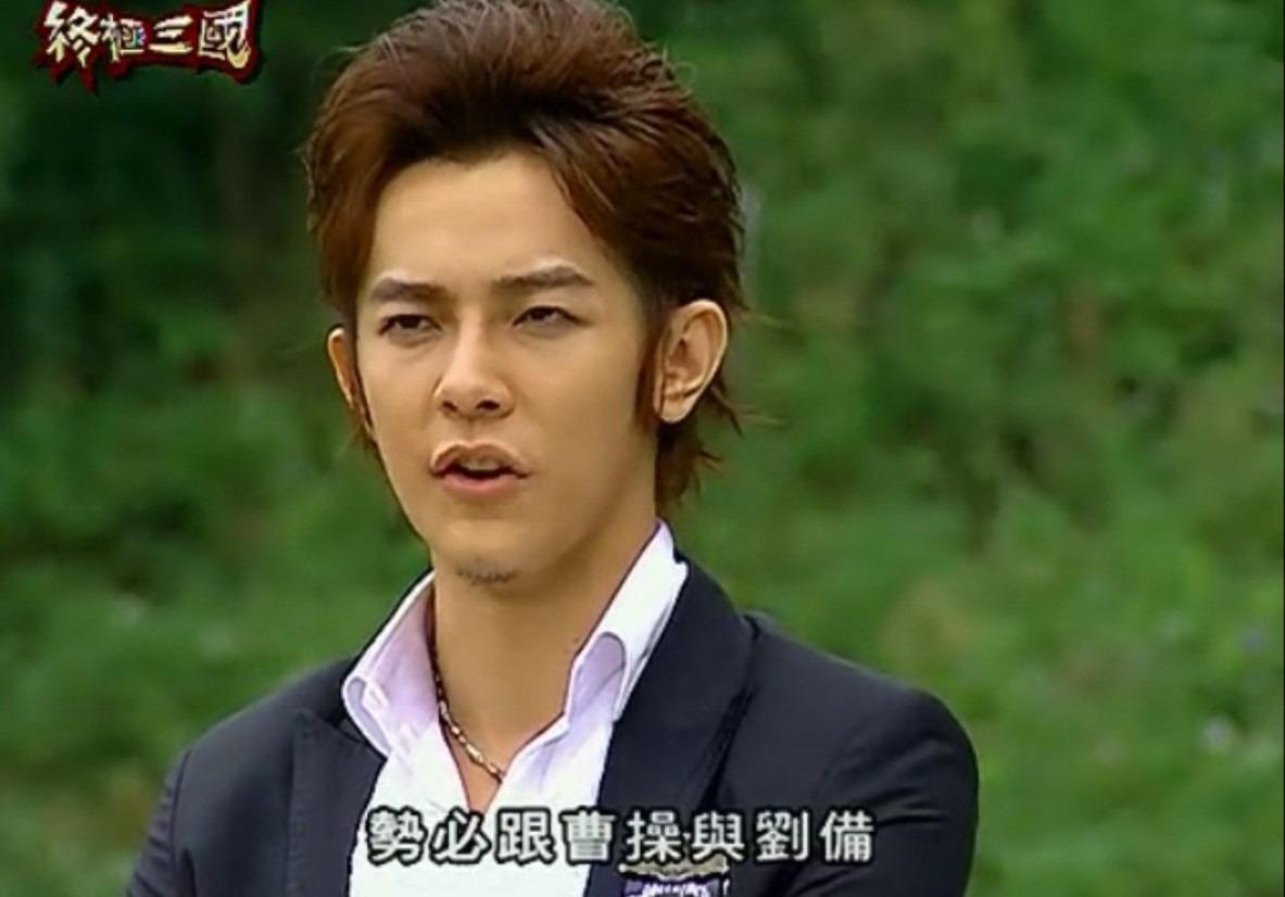 《終極三國》劇中劉備、關羽、張飛與《終極一班》前作角色,如汪大東(汪東城 飾)等展開互動。(圖片來源:影片截圖)