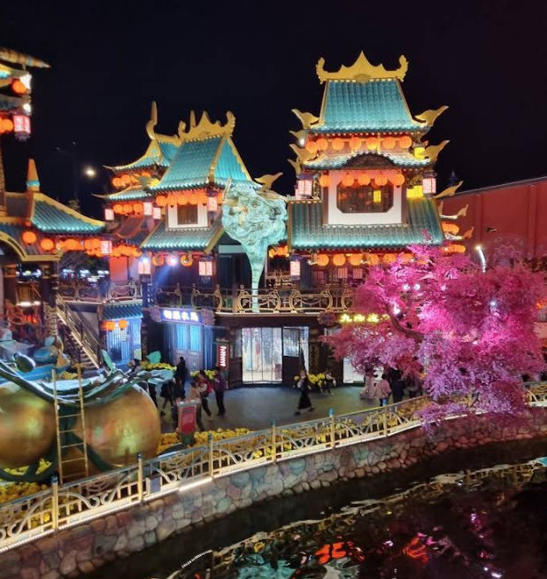 萬歲山武俠城被喻為「中國版迪士尼」。(互聯網)