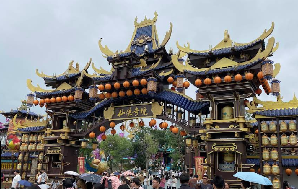 萬歲山武俠城被喻為「中國版迪士尼」。(互聯網)