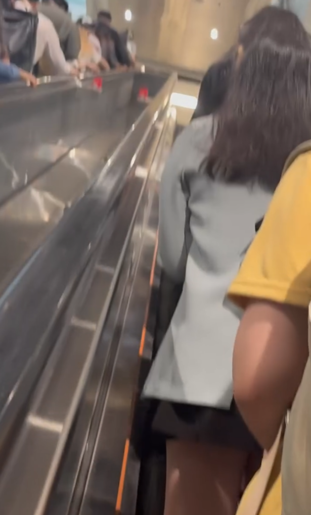 有網民上班欠5分鐘遲到,他在金鐘站搭乘超長電梯,趕時間時卻遇上「左右企穩」乘客,發帖公審「左企乘客」大表不滿 (Threads)