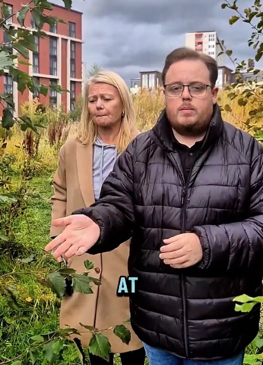 「針筒樹」位於學生宿舍附近的公園內。(互聯網)