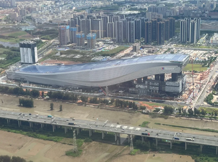 深圳前海華發冰雪世界已於9月29日開幕 (網上圖片)