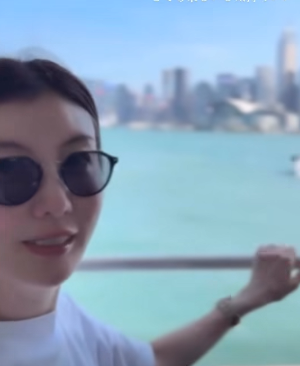 友坂理惠愛上搭天星小輪,早上搭完夜晚再搭。