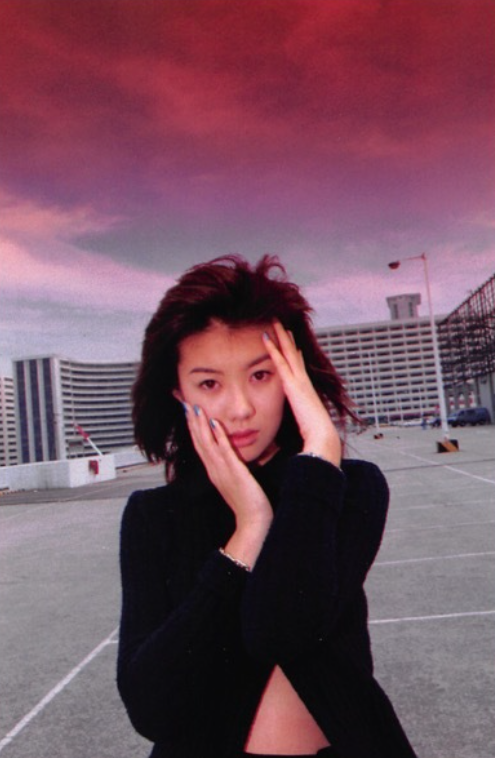 友坂理惠於90年代曾來港引起哄動。