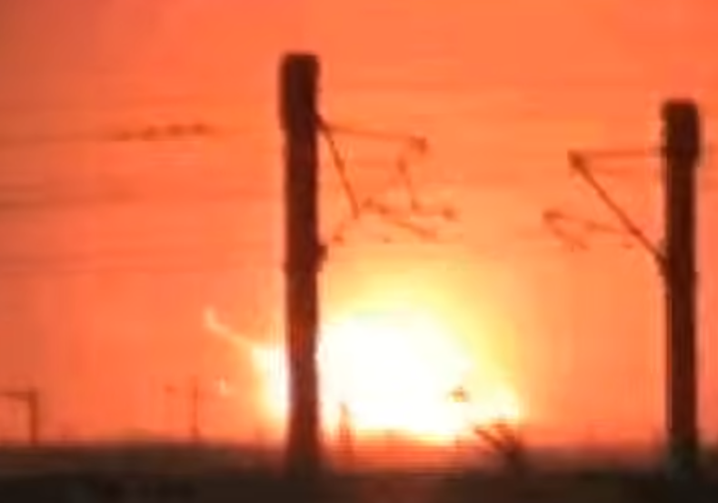 香港國際機場自1998年7月啟用以來發生過多宗航空事故,其中最嚴重是1999年正值颱風襲港期間,中華航空一艘客機於機場降落時失事,全機翻轉起火,造成3死208人受傷(影片截圖)