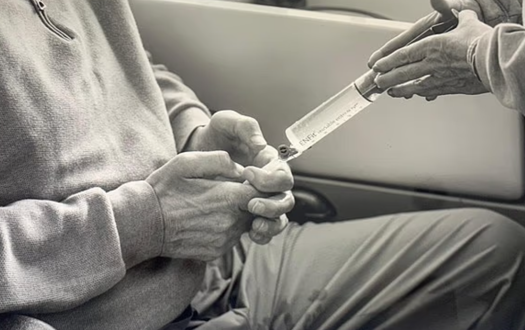 史考特目前只能透過胃造口灌入流質食物。(互聯網)