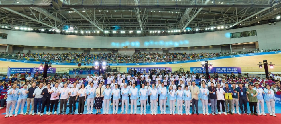 城巴團隊積極參與迎接十五運會及殘特奧會活動,全情投入支持港區賽事。