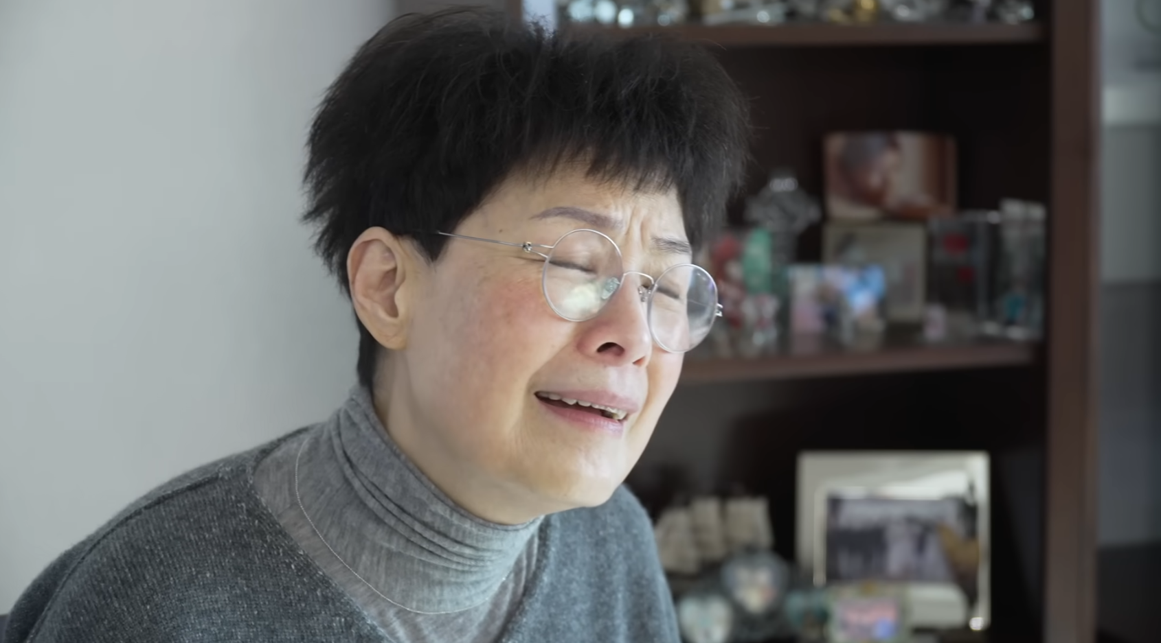 現年70歲的前無綫藝人黃愷欣,近日接受《恩雨之聲》訪問大談喪夫之痛。