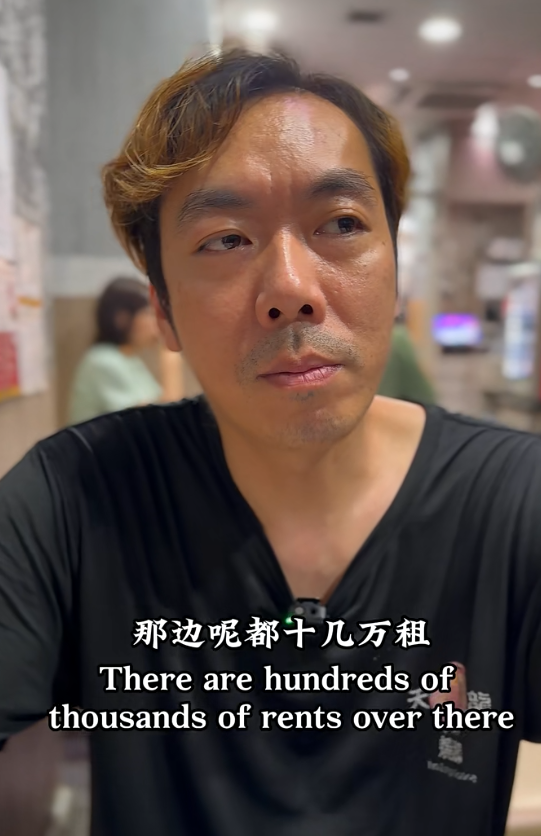 灣仔人氣燒味店「天龍燒鵝」近日宣布,因業主加租及人手問題決定縮減位於昌業大廈的分店,僅保留另一間分店。老闆拍片解釋結業原因。 香港阿成哥(天龍燒鵝)小紅書