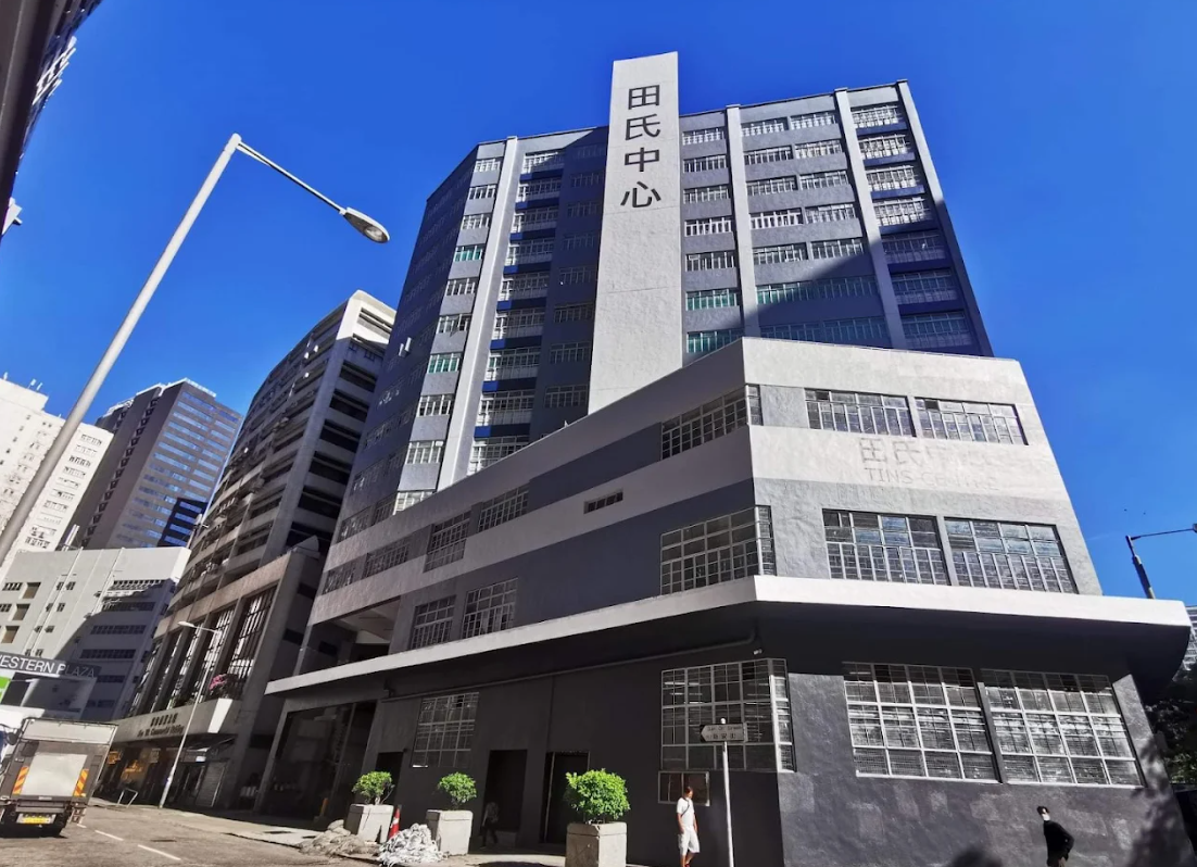 當局接獲屯門洪祥路3號一幢工業大廈的保安員報案,指發現其一名56歲姓林男保安同事,在大廈梯間暈倒,不省人事昏迷 (網上圖片)