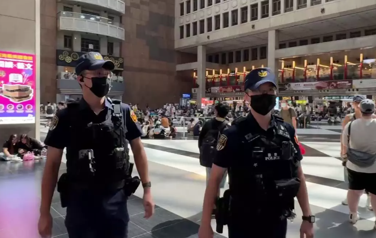 香港女遊客疑醉倒台北車站遭公然性侵,事後台北警方加強保安。(網上圖片)