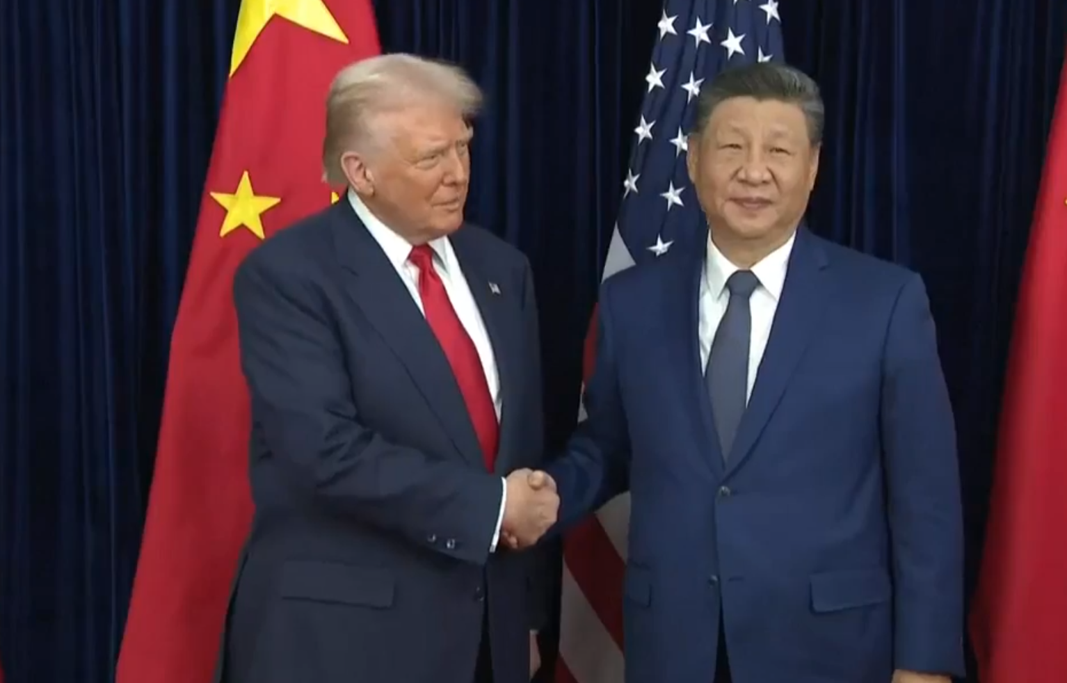 習近平與特朗普在南韓釜山會面 (影片截圖)