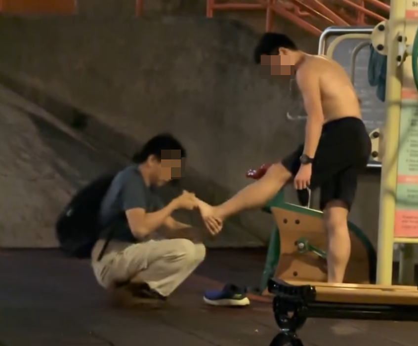 網民發帖表示在葵涌遇到一名「怪男」,先問途人「著幾號鞋」,之後做出一些怪異舉動,其行為被拍下。(Threads)