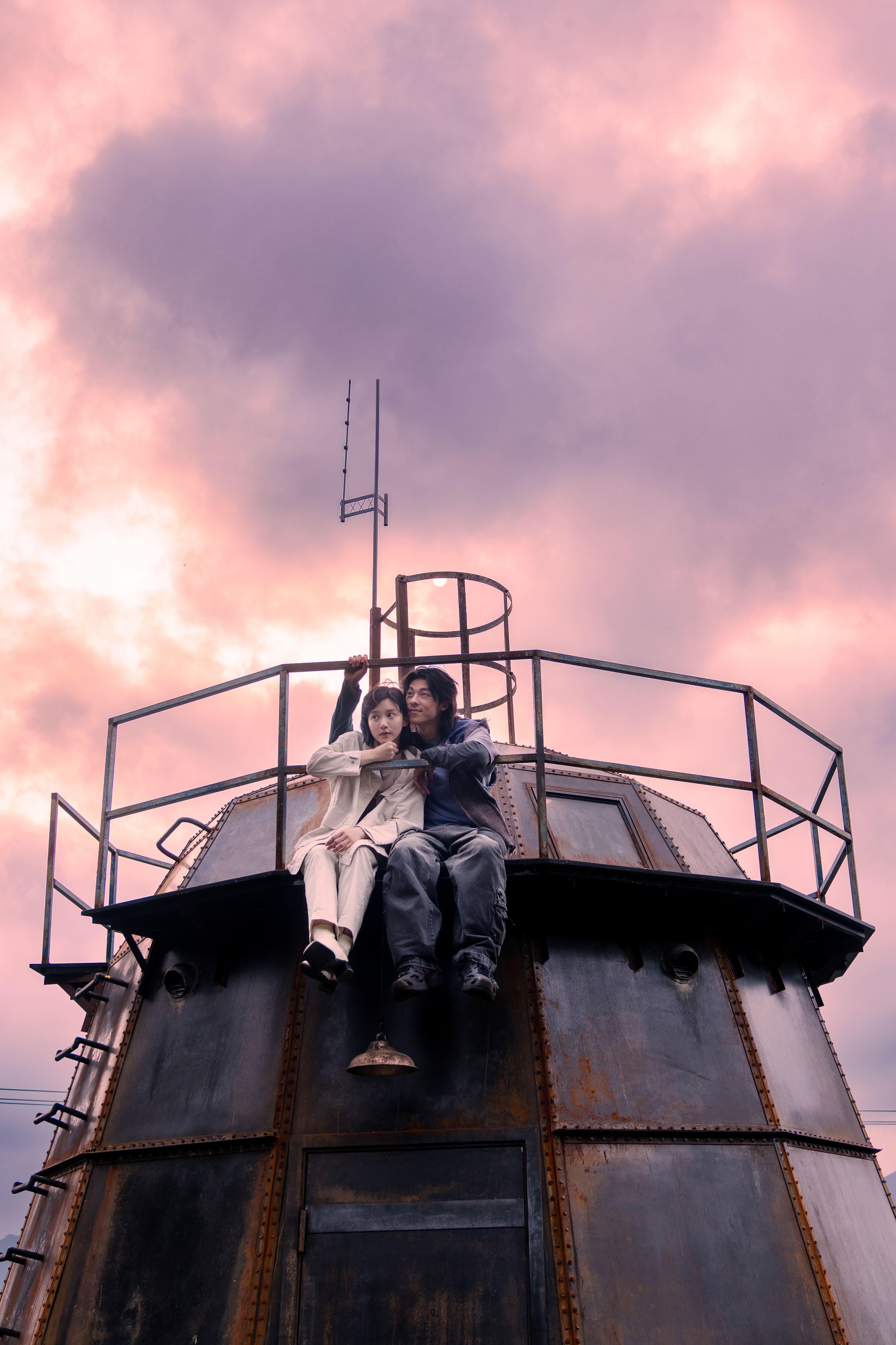 許光漢和袁澧林合演的《他年她日》,在油庫取景拍攝。