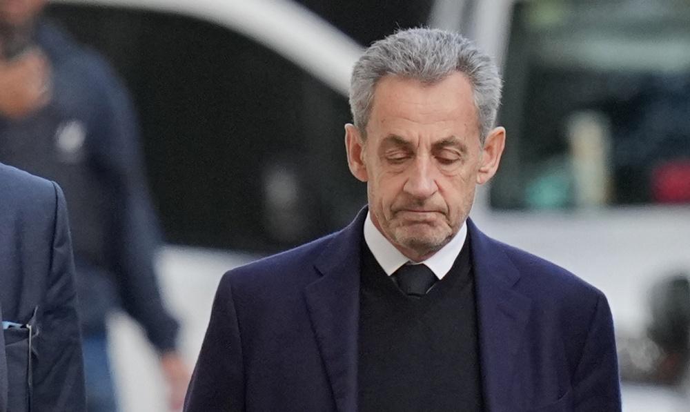 薩爾科齊服刑期間獲配備2名安保人員,提供近身保護。(AP)