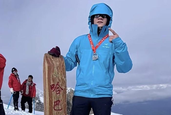 國家級運動員、省運會摔跤冠軍顏劍波。(微博)