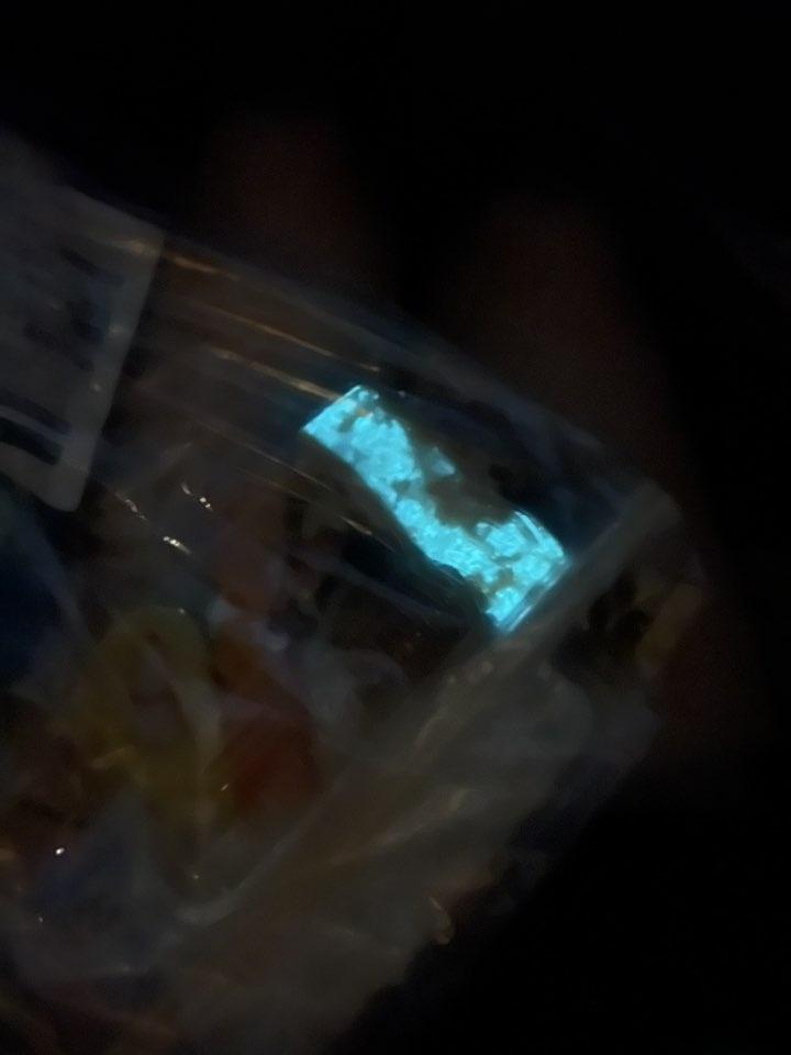 教授認為發光壽司或是微生物污染。(FB)