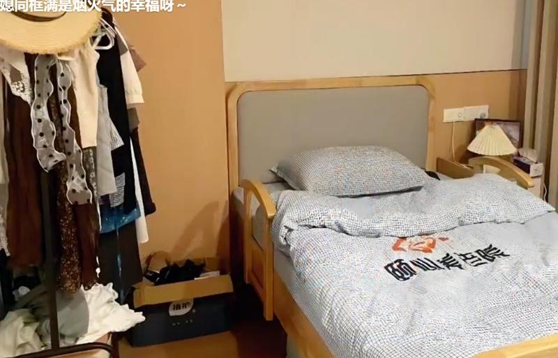 女子考量到環境不錯,地點離公司也近,在有獨立空間,還就近嫲嫲可隨時照料,吸引她入住。(微博)