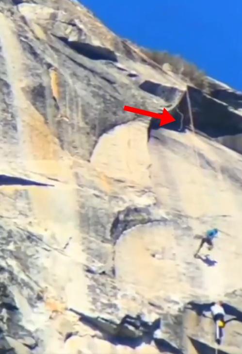 Balin試圖下降,似因繩索不足而滑落墮崖。(X)