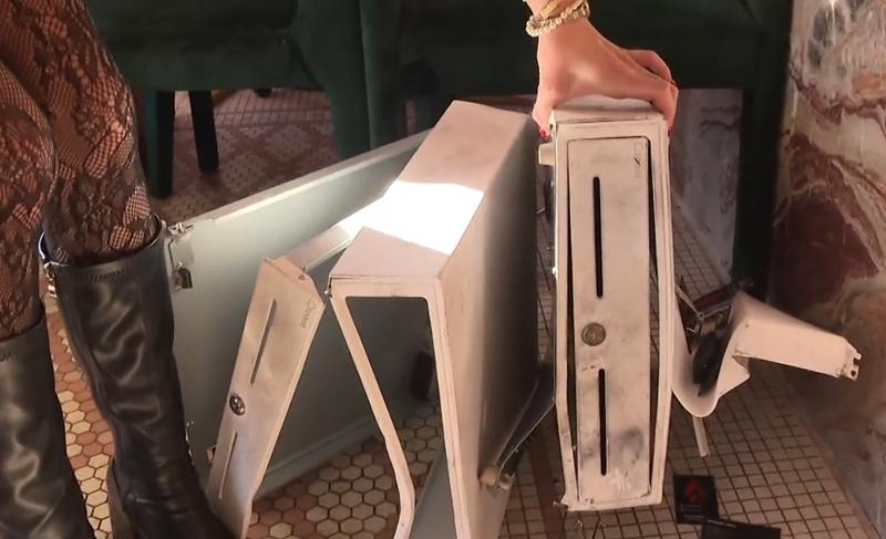 Lexi確認餐廳被偷去450美元(約3,500港元)現金,一部iPhone手機和一瓶酒,有兩扇門被這對賊鴛鴦毀壞。(X)