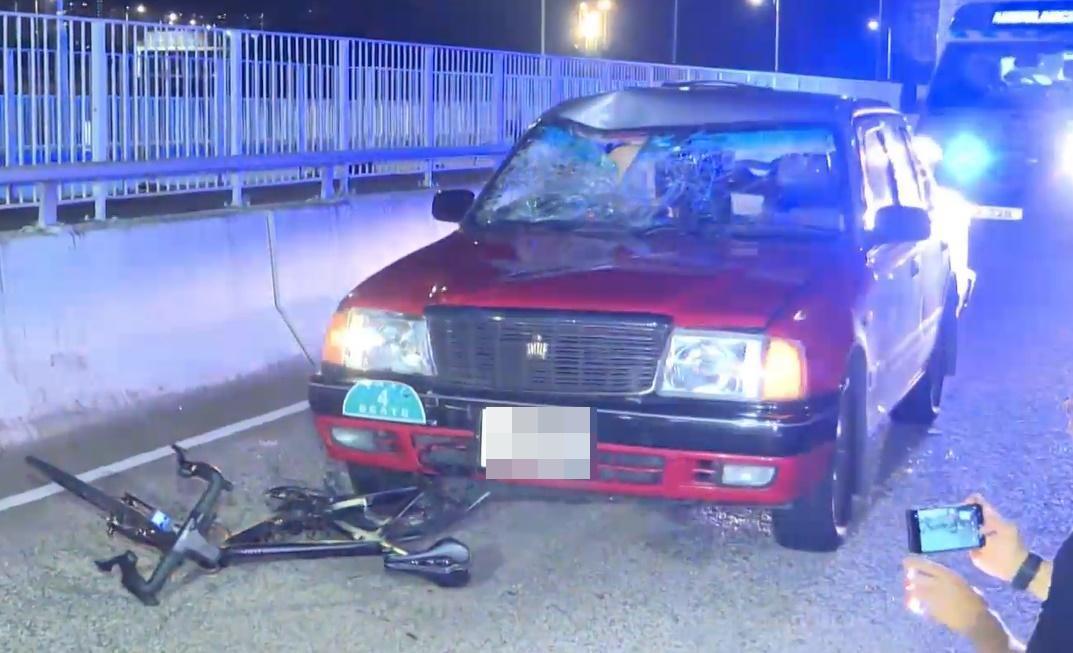 青衣南橋單車男遭的士撞斃,司機涉危駕致死被捕。(電視截圖/資料圖片)