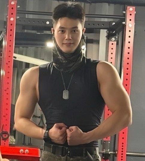 在服役時宋江時常健身,練得一身肌肉。