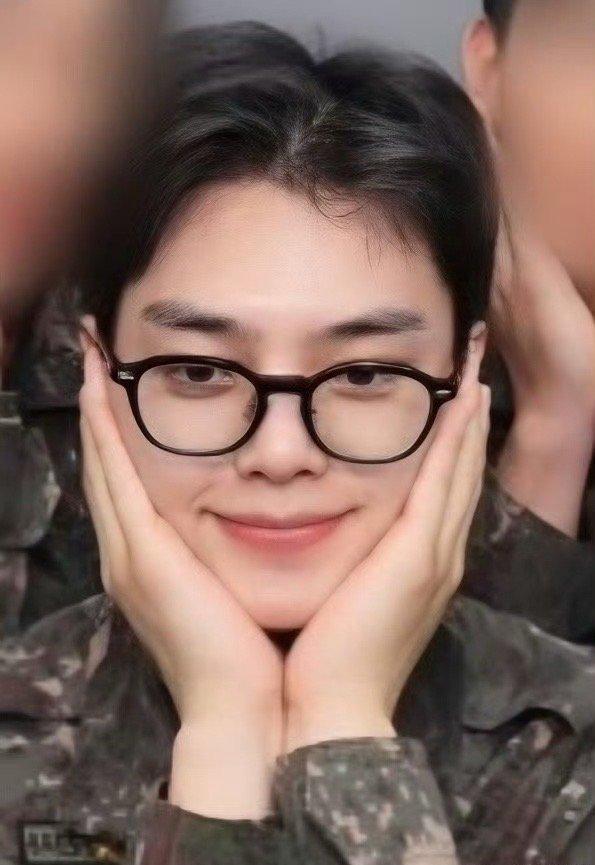 今日退役的宋江,顏值仍然精緻。