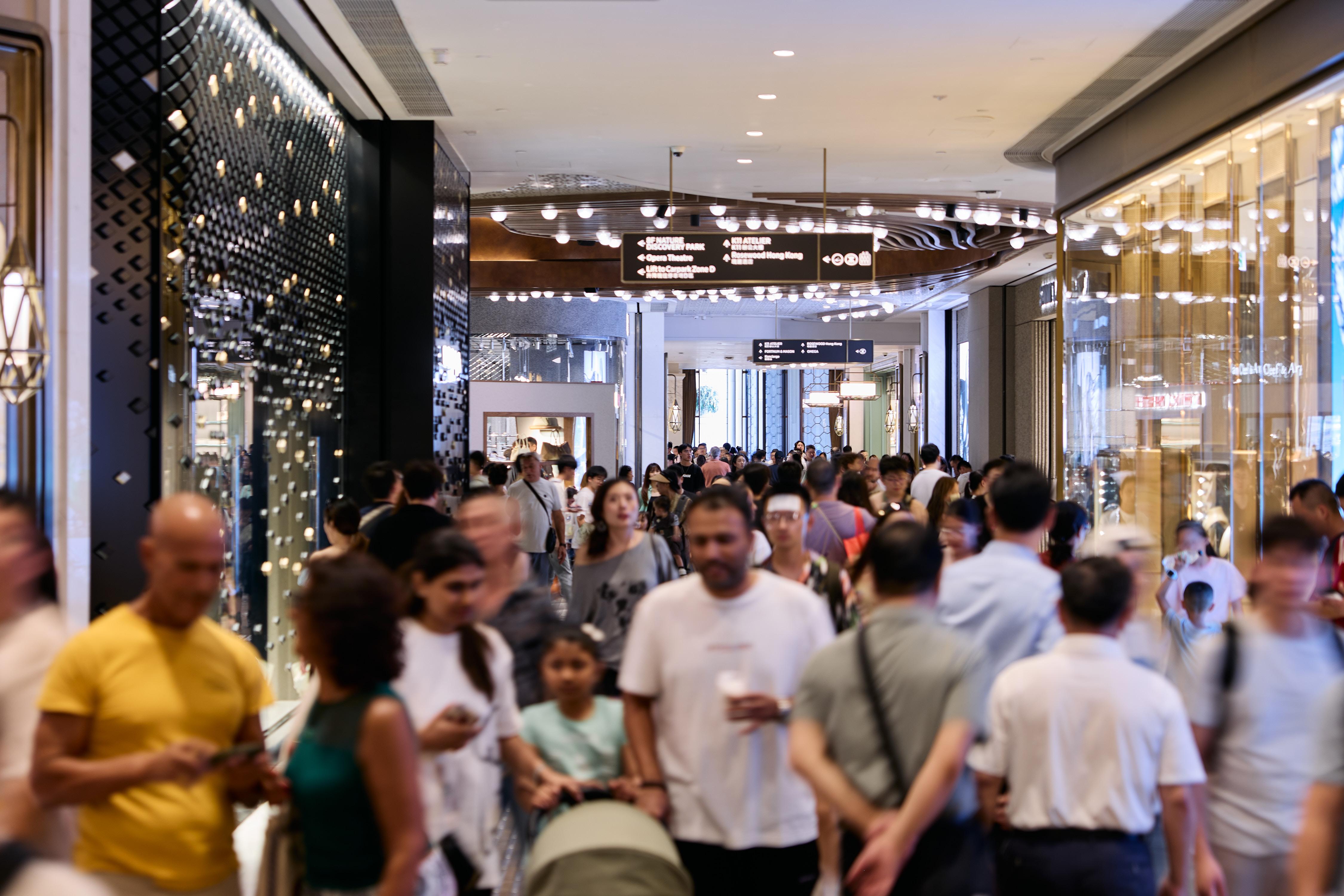 K11 MUSEA在今次國慶黃金周的各項銷售表現中,以國際奢侈品牌及珠寶鐘錶最為亮眼。(新世界提供)