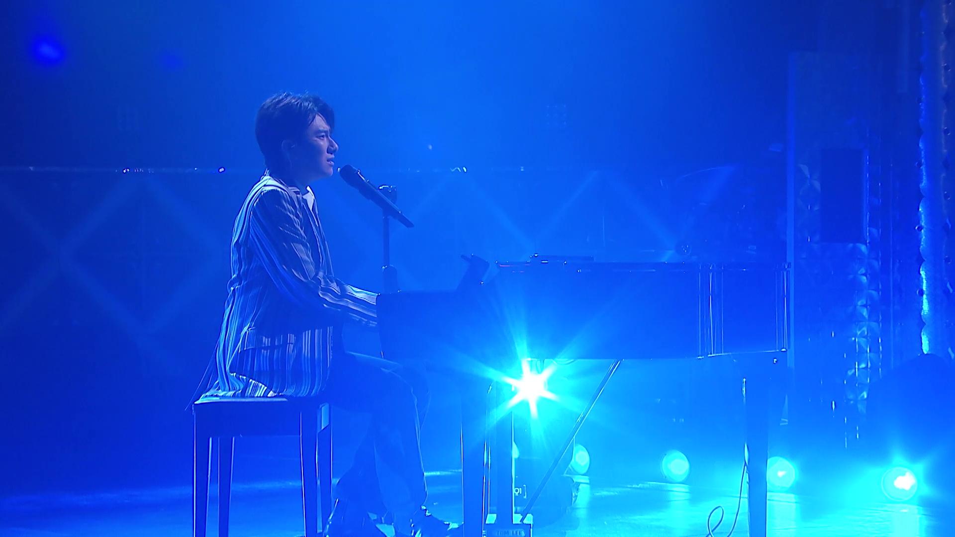 胡子貝加插自彈自唱Opening。