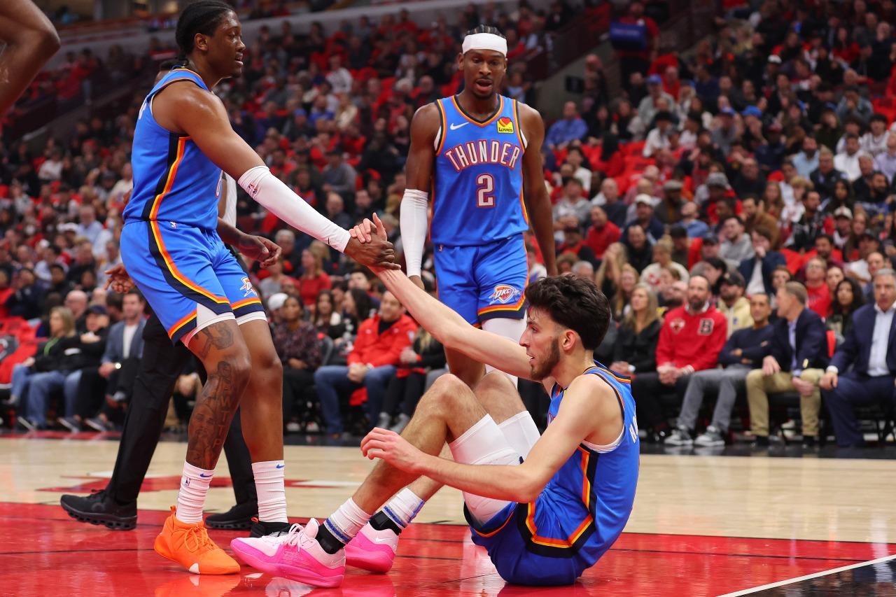 雷霆中鋒霍姆格倫(Mark Holmgren)具三分及封阻能力。