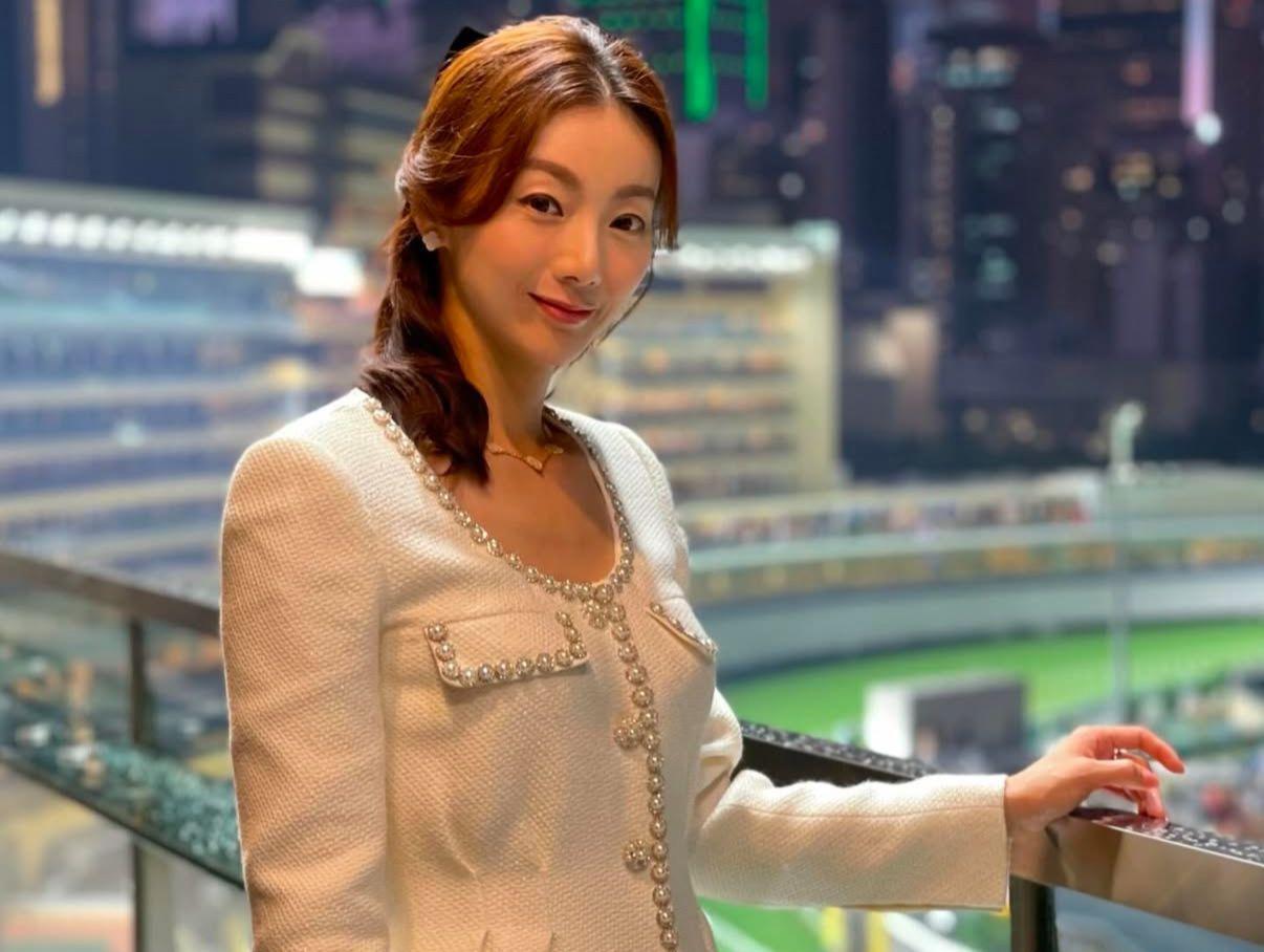 前TVB新聞主播周嘉儀(Venus)。