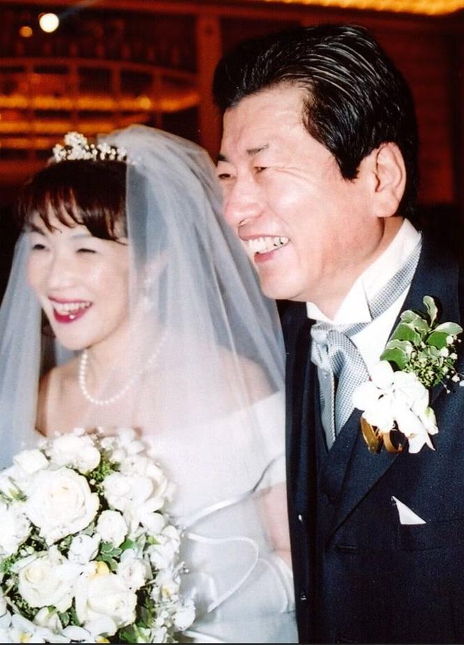 高市早苗與山本拓兩度結婚,成為日本政壇熱話。
