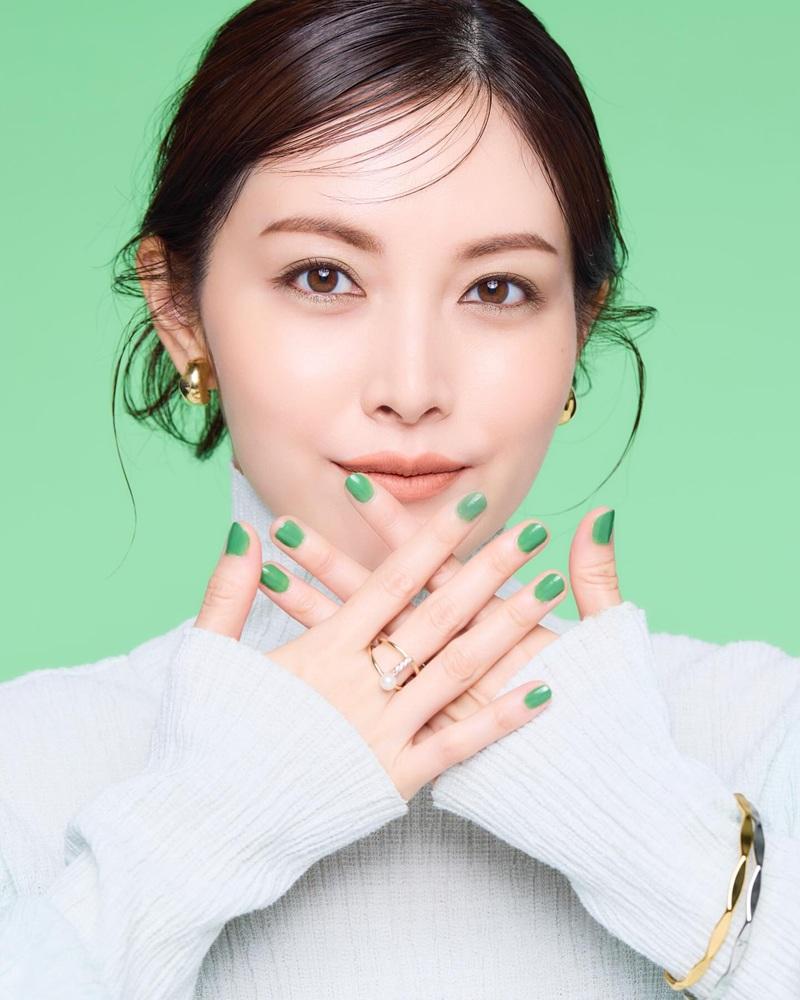 40歲佐藤惠在藝能界發展一般,與光一的名氣差天共地。