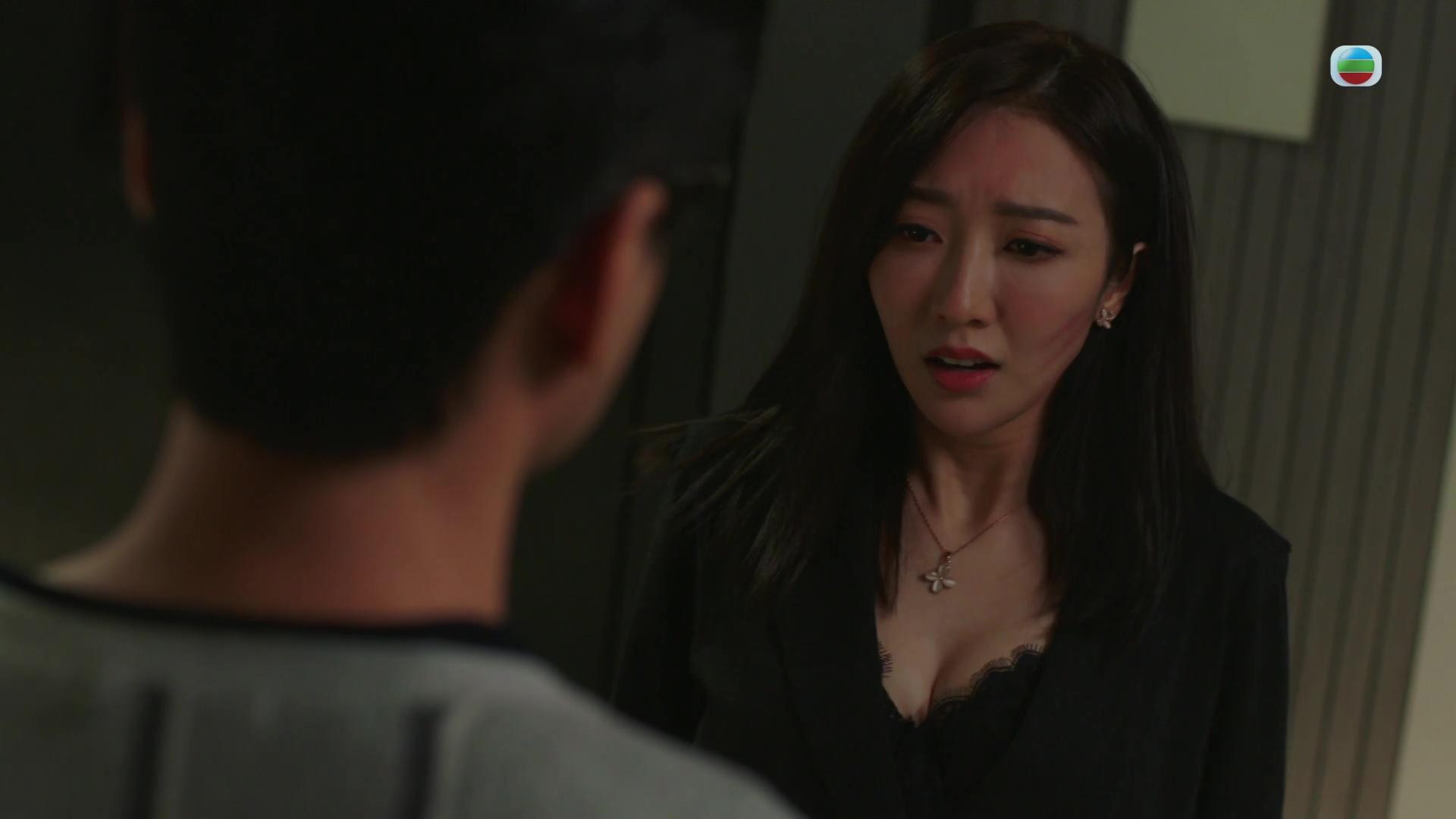 網民大讚何依婷婚後演技進步不少,做了人妻後更正。