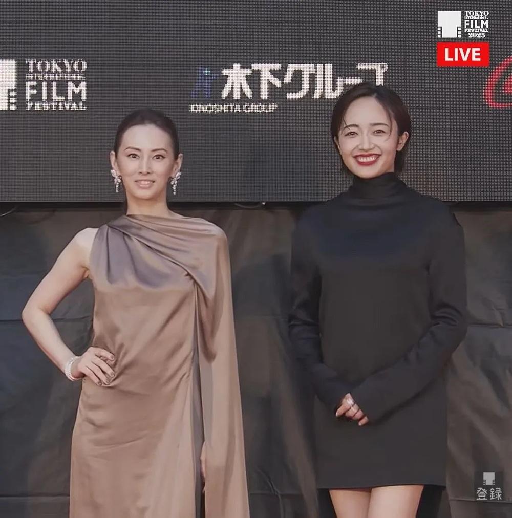 北川景子(左)與森田望智優雅現身。