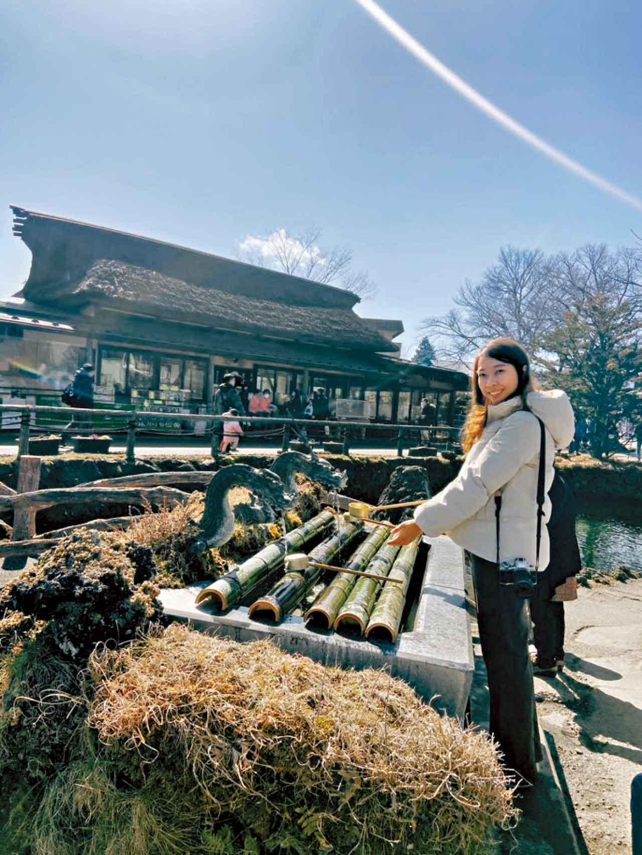 富士山下湧泉「忍野八海」